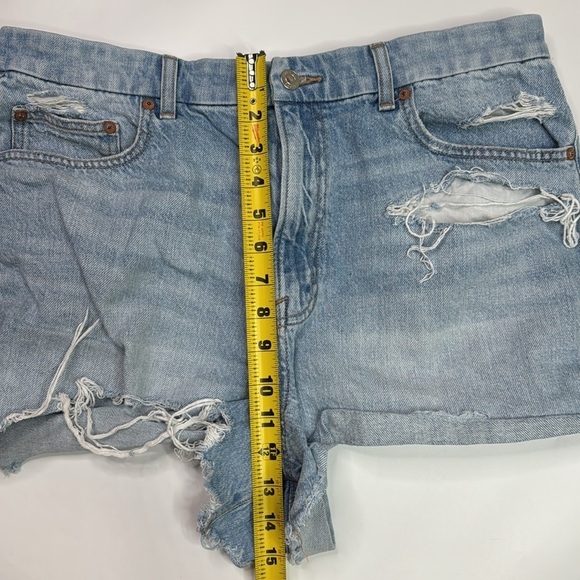 American Eagle Strigid Curvy 90s Boyfriend Denim Shorts Size 16 - Picture 4 of 8